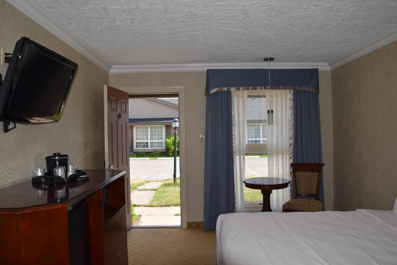 Festival Courtyard Inn Stratford Exterior foto
